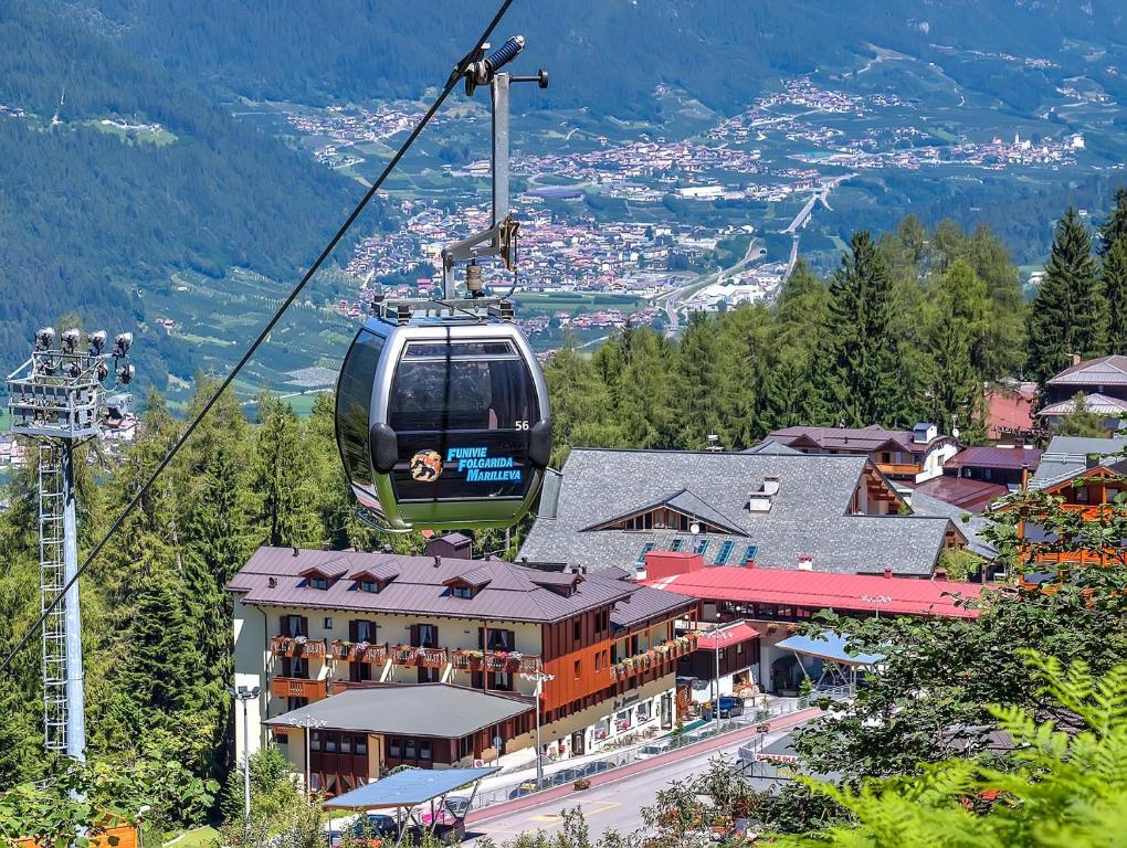 O vedere generală la munți sau o vedere la munte luată de la acest hotel