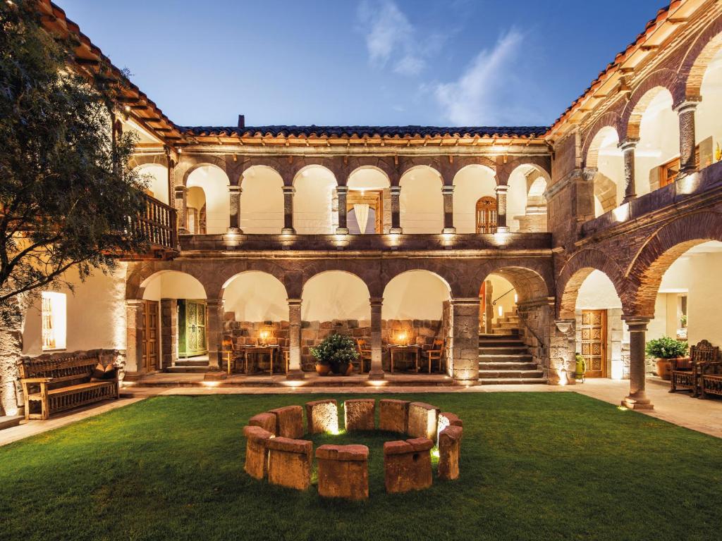 Κήπος έξω από το Inkaterra La Casona Relais & Chateaux