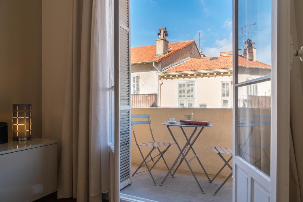 Galeri foto Spacious one bedroom - great location! di Cannes