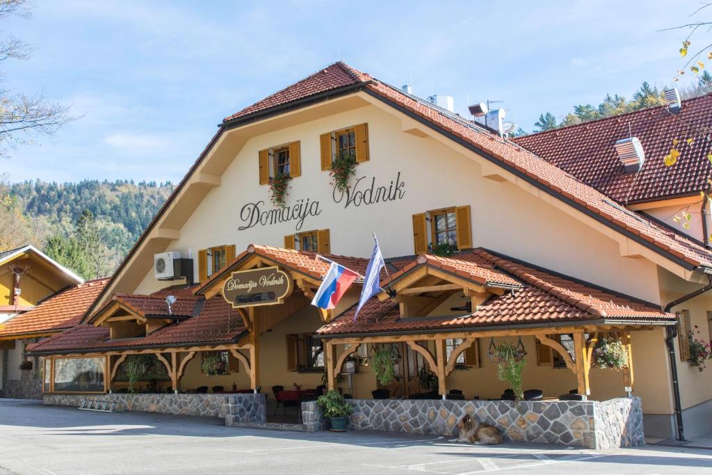 Zgradba, v kateri se nahaja hotel