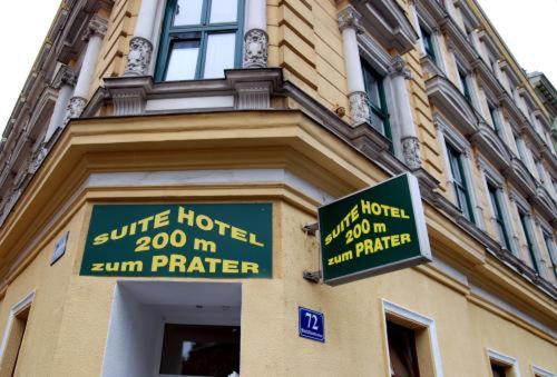 Et logo, certifikat, skilt eller en pris der bliver vist frem på Suite Hotel 200m zum Prater