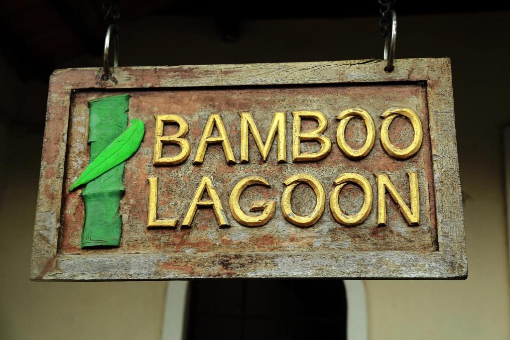 Сертификат, награда, табела или друг документ на показ в Bamboo Lagoon Backwater Front Resort