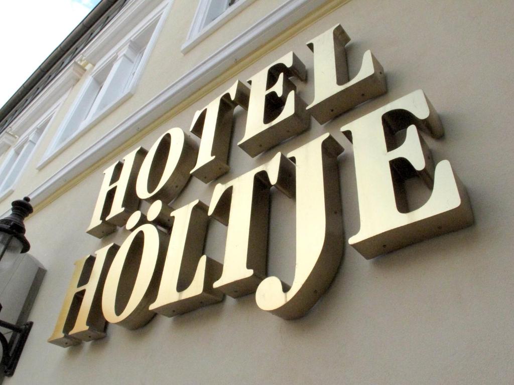 Un certificado, premio, cartel u otro documento en Akzent Hotel Höltje