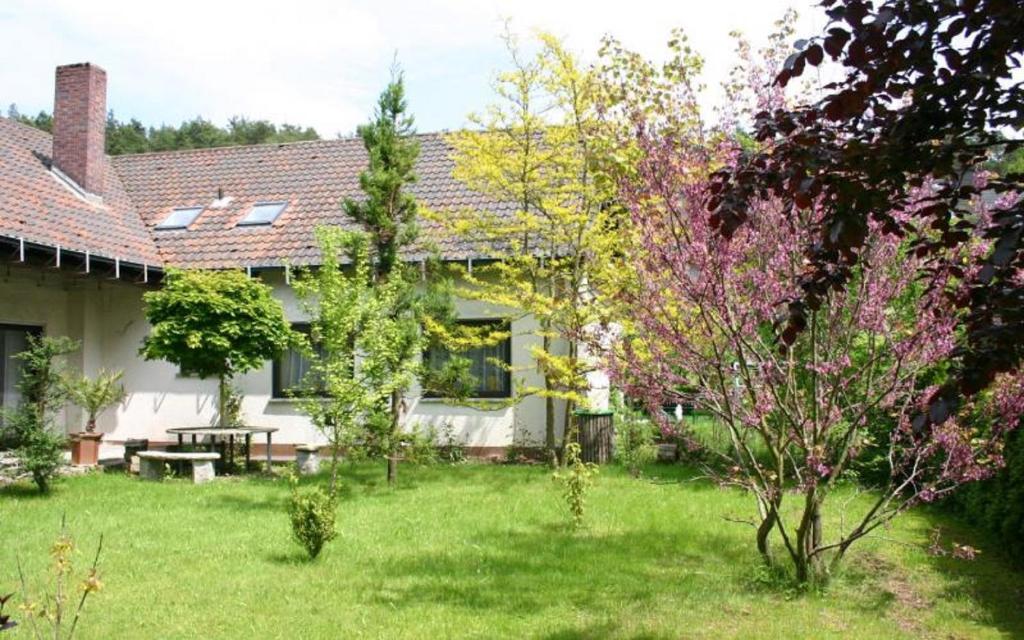 Un jardín fuera de Pension Haus zum Schlehenberg