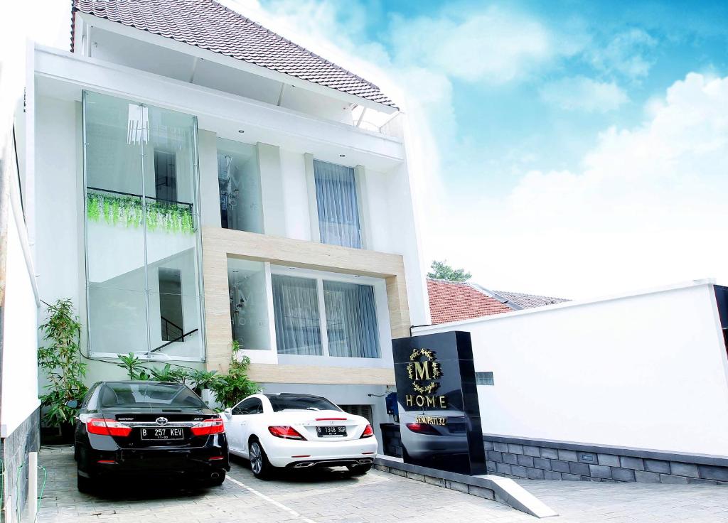 Gedung tempat guest house berlokasi