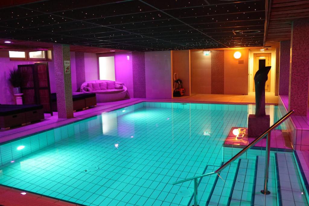 Wellness Suites Dellewal 내부 또는 인근 수영장