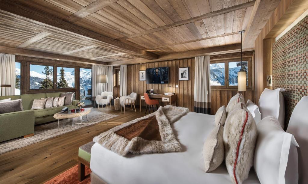 Et opholdsområde på Hôtel Barrière Les Neiges Courchevel