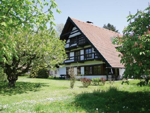 Gästehaus Obsthof Gottenheim室外花園