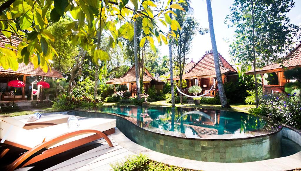 Villa Sindu Ubud में या उसके करीब स्विमिंग पूल