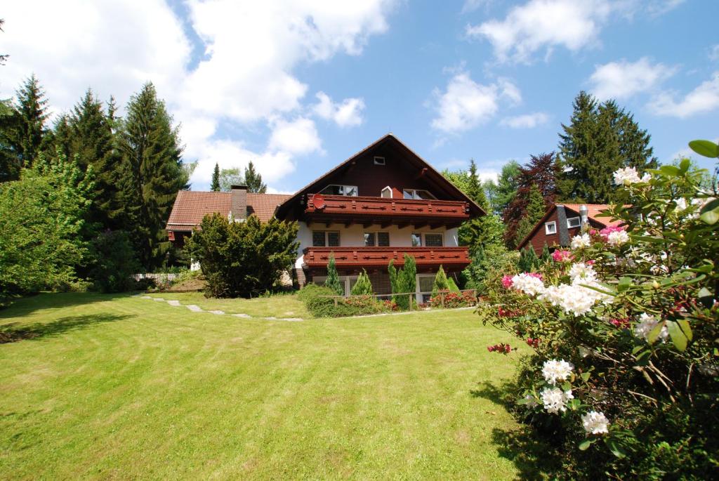 Un jardín fuera de Gästehaus Tannenhof