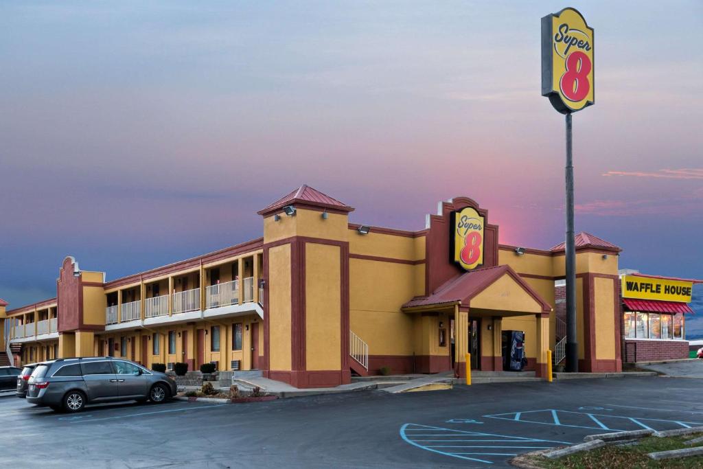 El edificio en el que está el motel