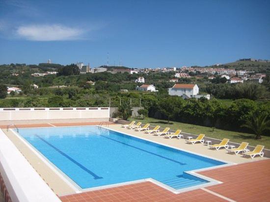 The swimming pool at or close to Quinta de Malmedra