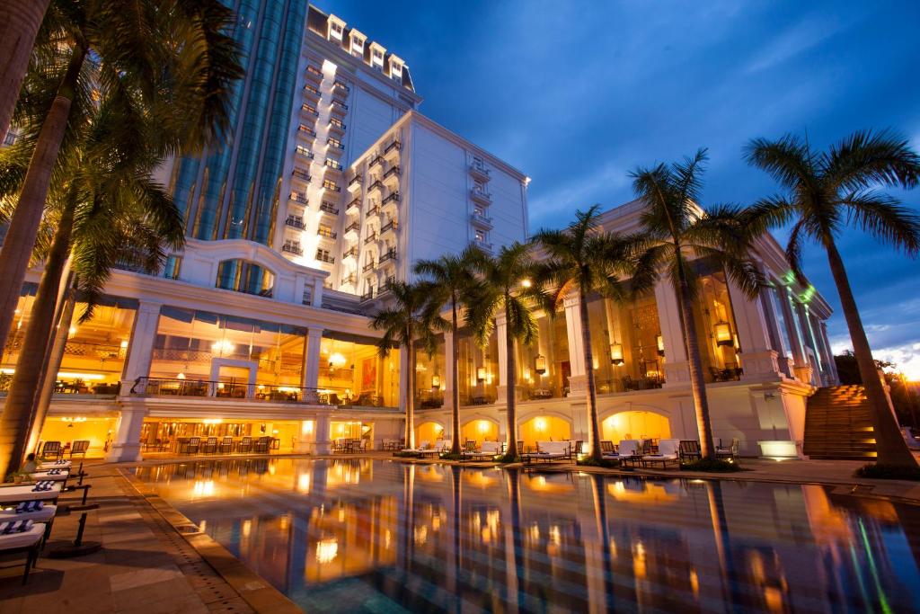 A piscina localizada em Indochine Palace ou nos arredores