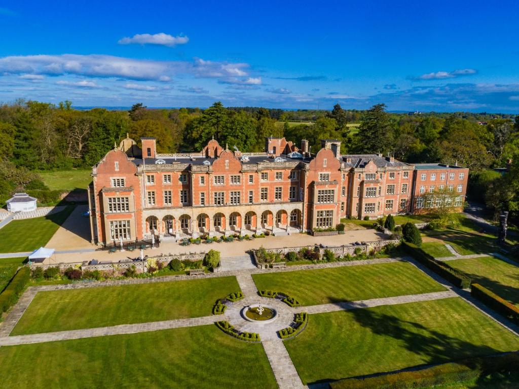 Easthampstead Park के बाहर एक बगीचा