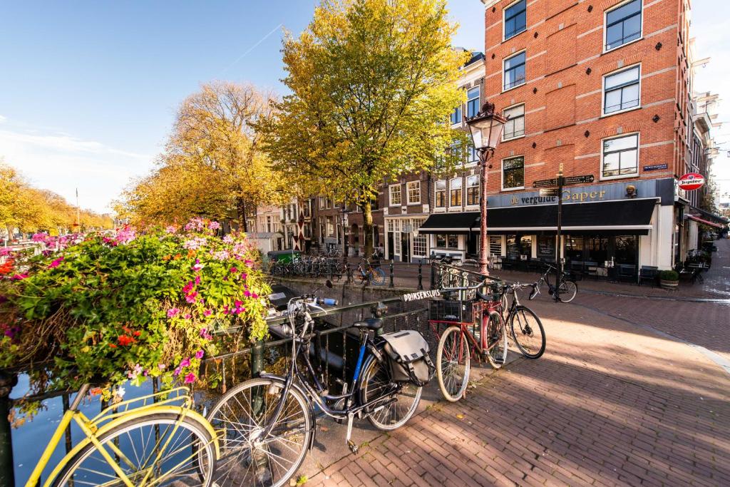 Cykling vid eller i närheten av Prinsengracht Canal Studios