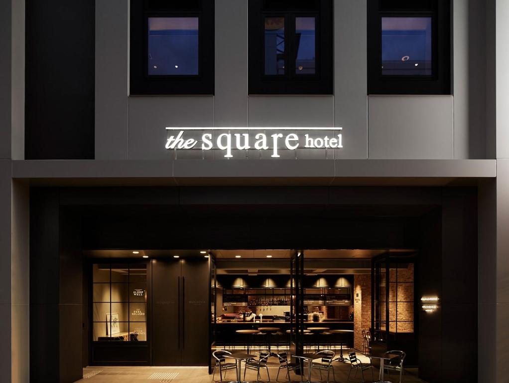 Sertifikat, penghargaan, tanda, atau dokumen yang dipajang di the square hotel GINZA