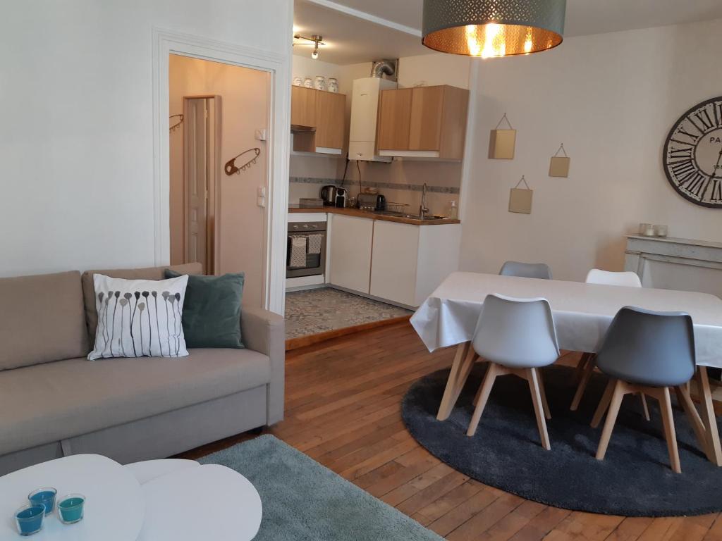 Una cocina o kitchenette en Cosy T2 38m2 - Centre-Ville Dijon- Gare/Darcy