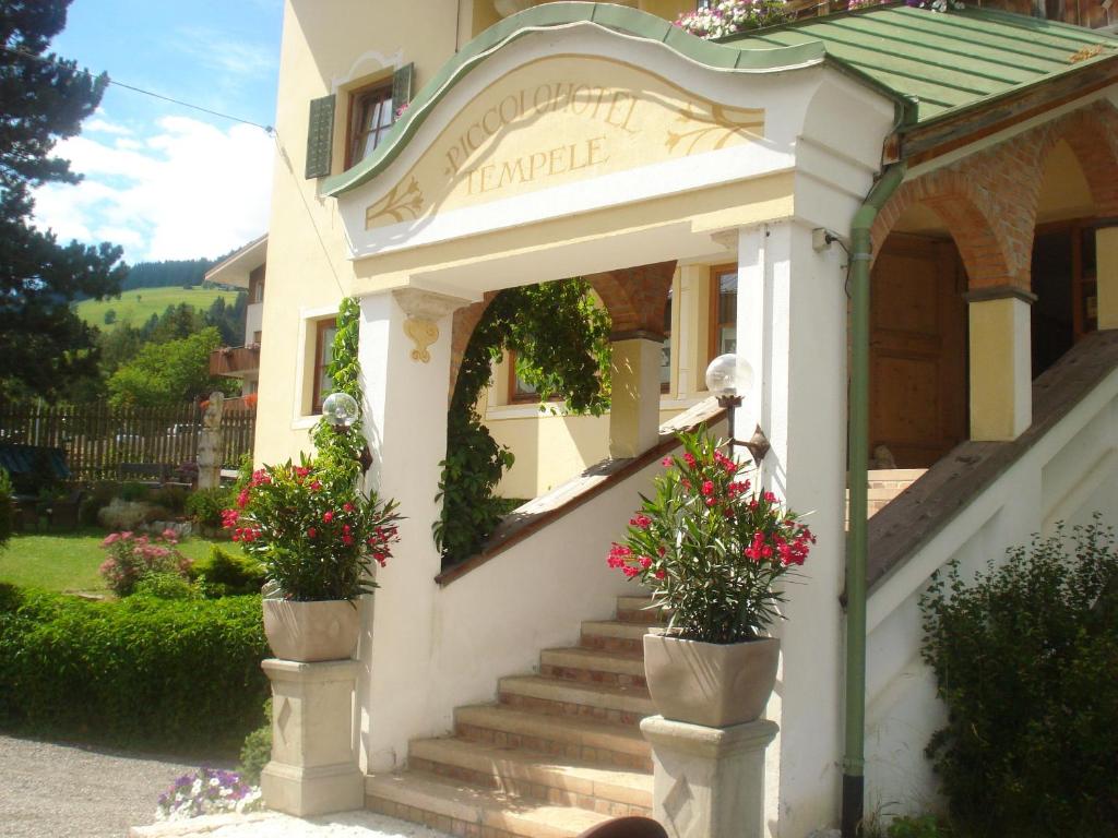 Garden sa labas ng Piccolohotel Tempele Garni