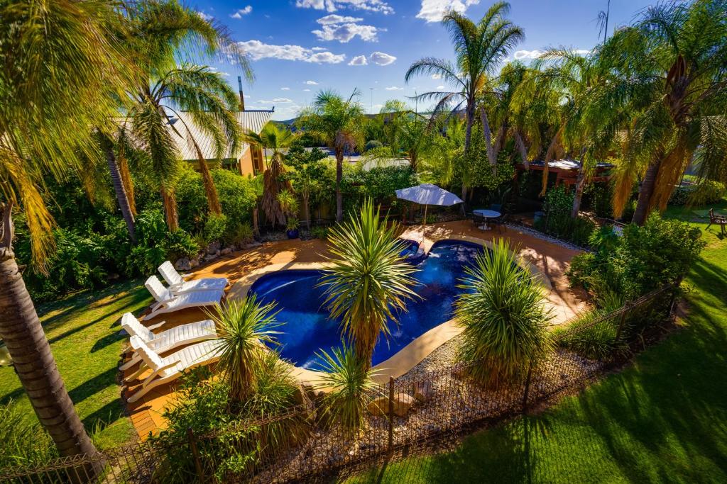 A piscina localizada em Crystal Fountain Motel Albury ou nos arredores