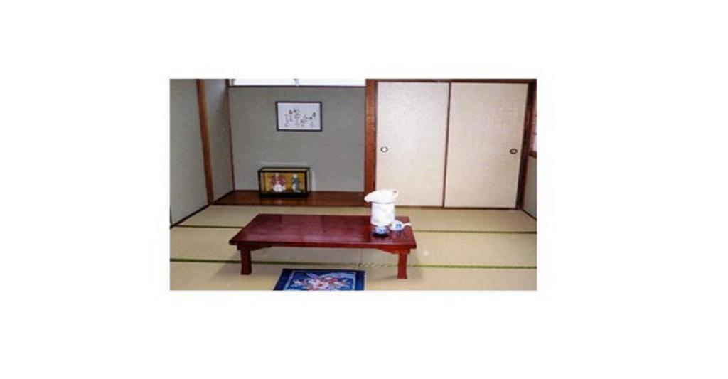 Mynd úr myndasafni af Ryokan Suzukisou-10 tatami mats room No bath and toilet- Vacation STAY 17872 í Kyoto