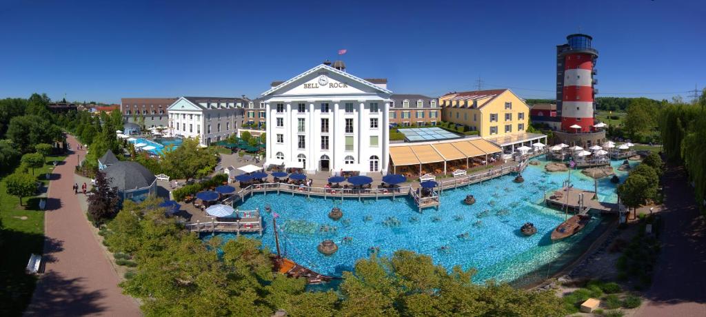 Kolam renang di atau dekat dengan 4-Sterne Superior Erlebnishotel Bell Rock, Europa-Park Freizeitpark & Erlebnis-Resort