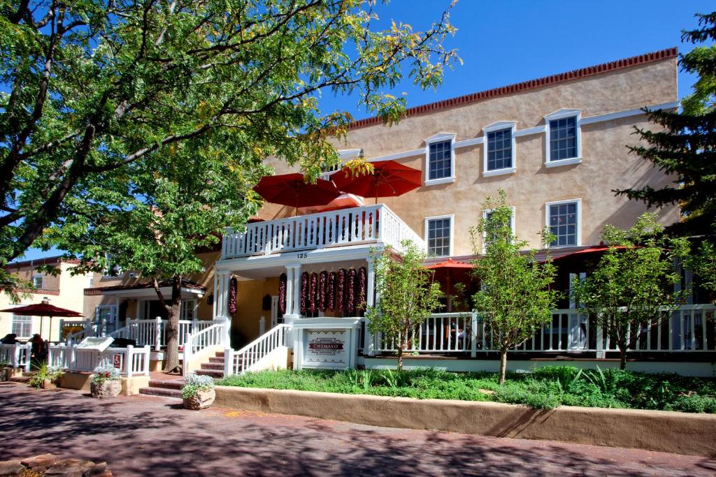 サンタフェにあるHotel Chimayo de Santa Feの広い家