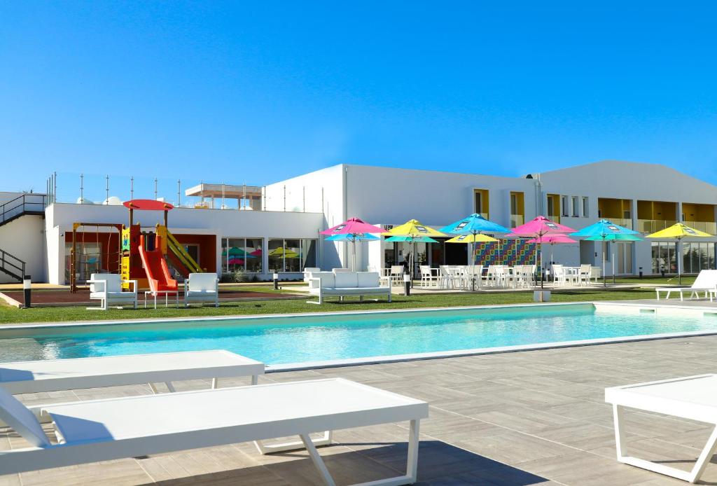 Bazen u ili blizu objekta RIDE Surf Resort & Spa Peniche