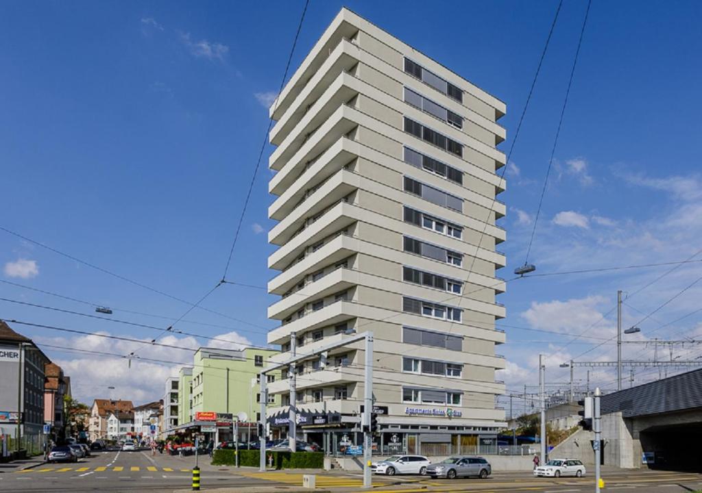 Gedung tempat apartemen berlokasi