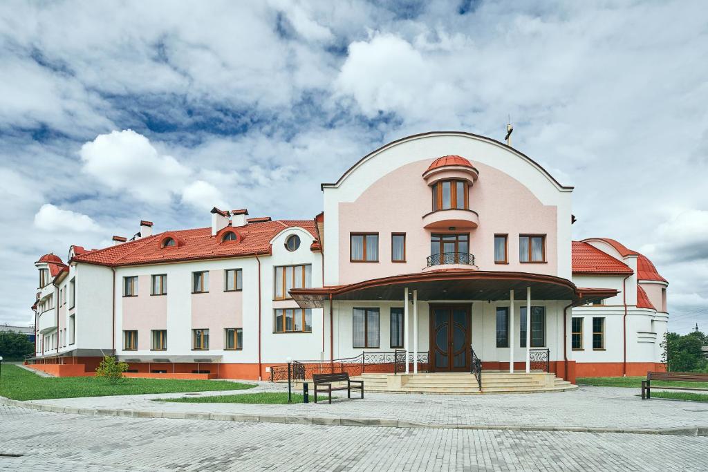 O edifício em que o hotel se localiza