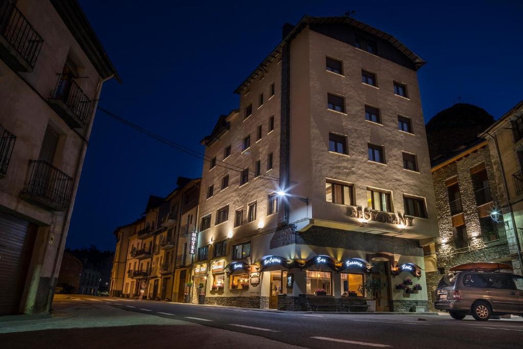 O edifício em que o hotel se localiza