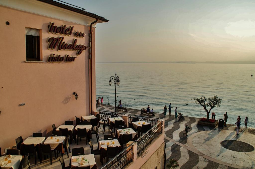 Zdjęcie z galerii obiektu Hotel Miralago w mieście Lazise