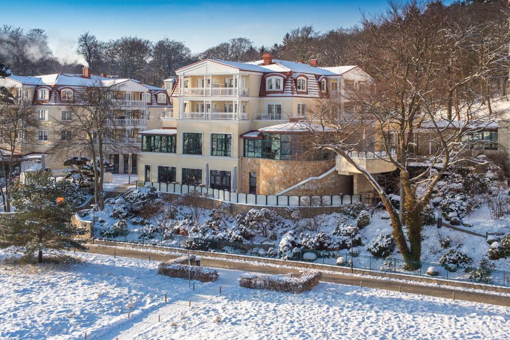 Kış mevsiminde aja Strandhotel Bansin