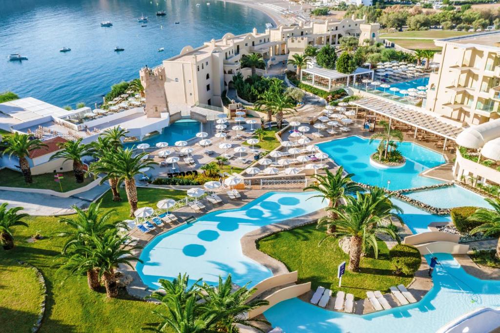 Poolen vid eller i närheten av Lindos Royal Resort