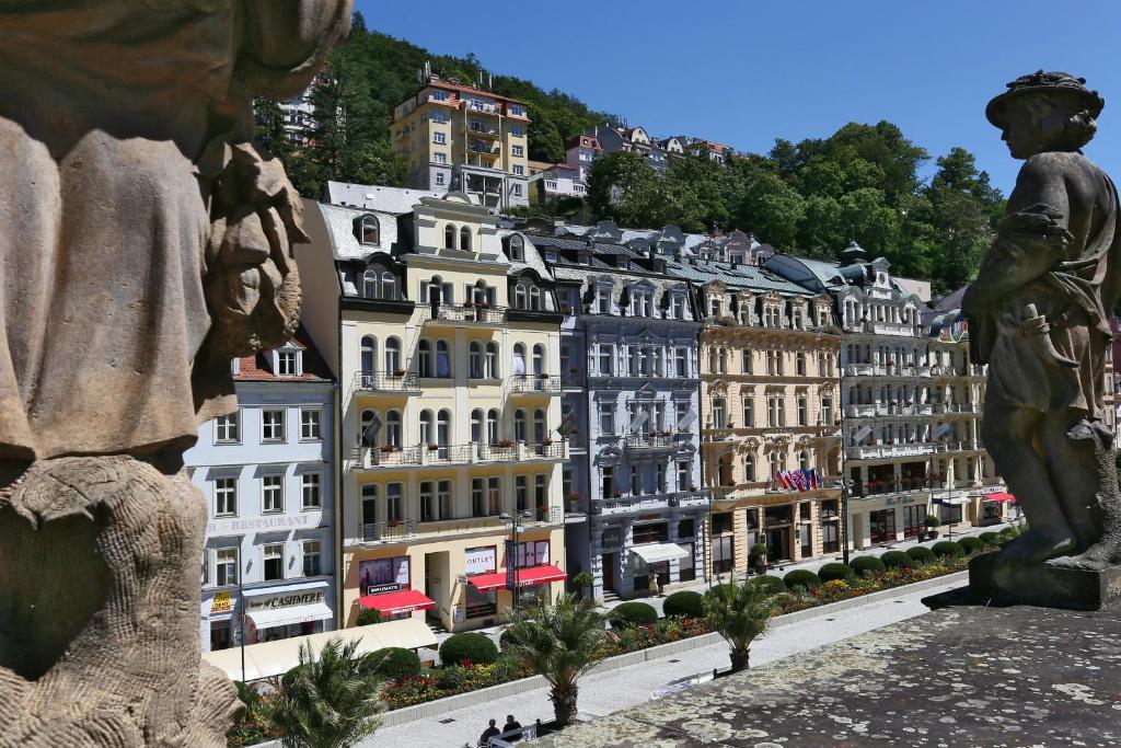 A local landmark close to a szállodákat