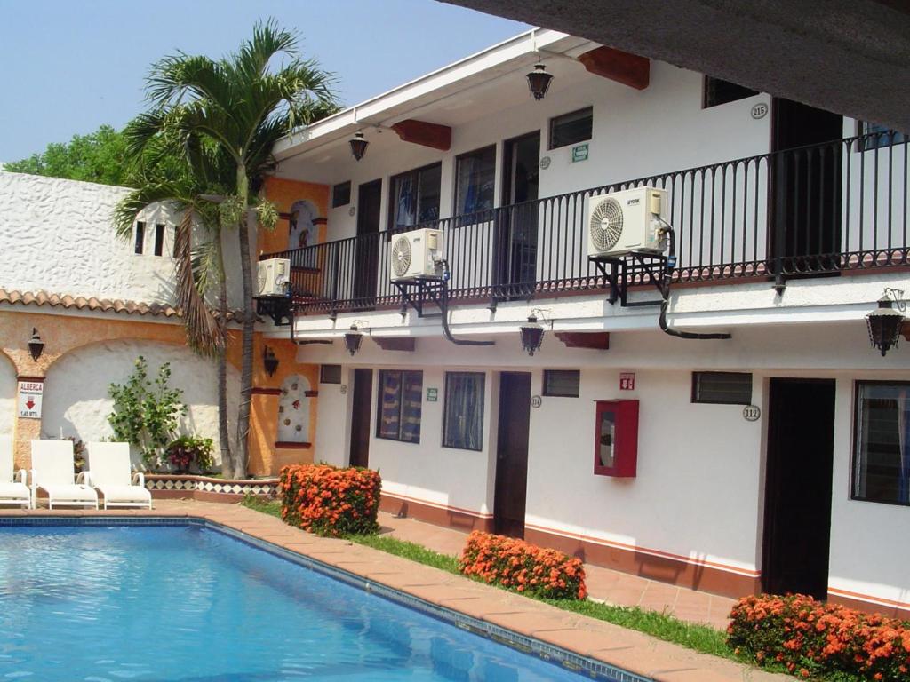 Foto de la galería de Hotel & Suites Coral  en Puerto Vallarta