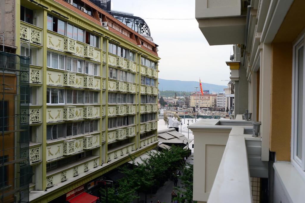 Balkonas arba terasa apgyvendinimo įstaigoje Alexandar Square Apartments