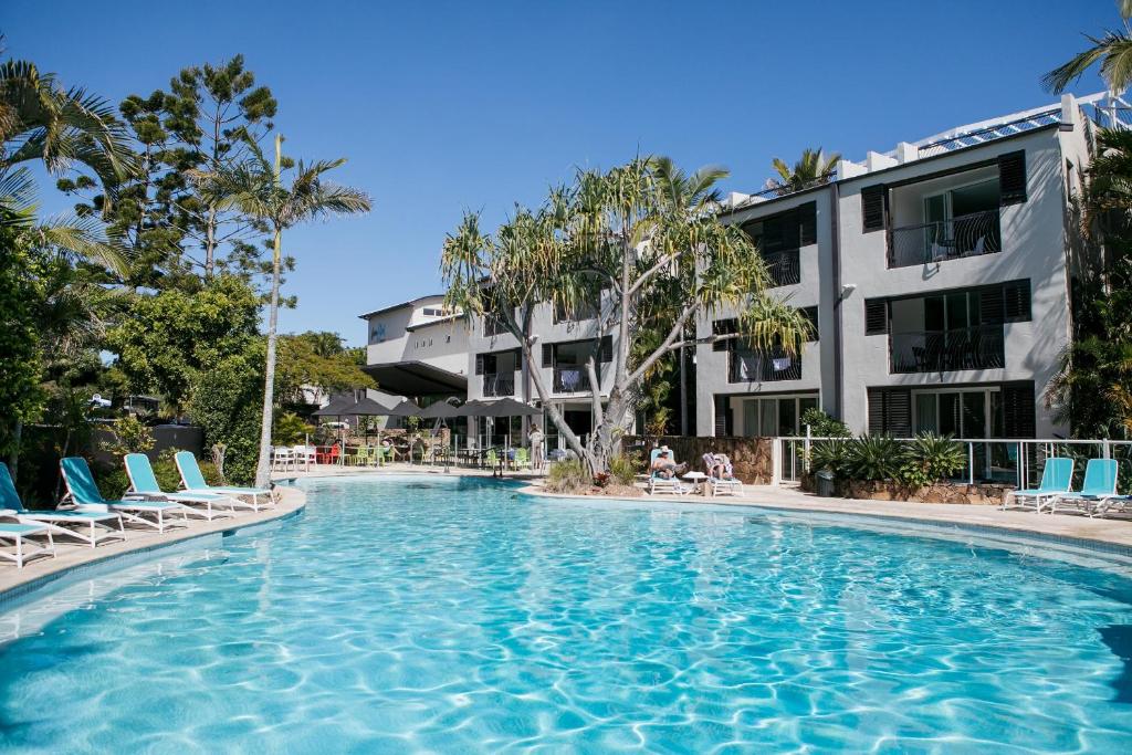 Swimming pool sa o malapit sa Noosa Blue Resort