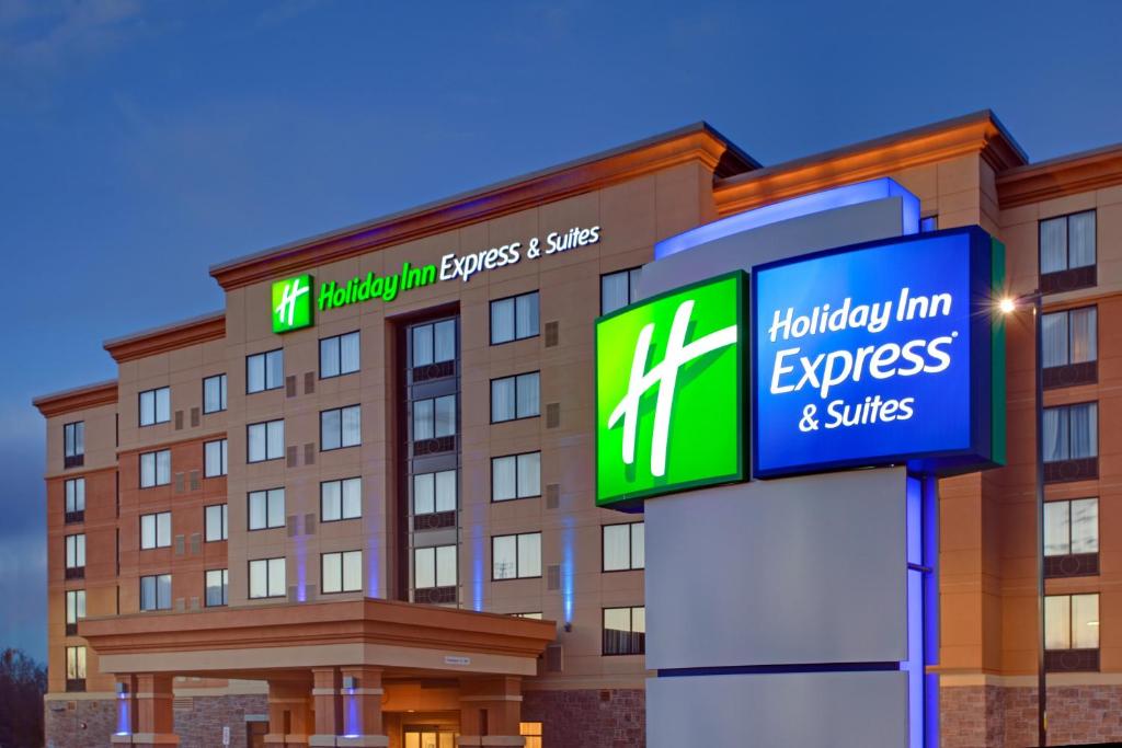 Сертификат, награда, табела или друг документ на показ в Holiday Inn Express & Suites Ottawa West - Nepean, an IHG Hotel