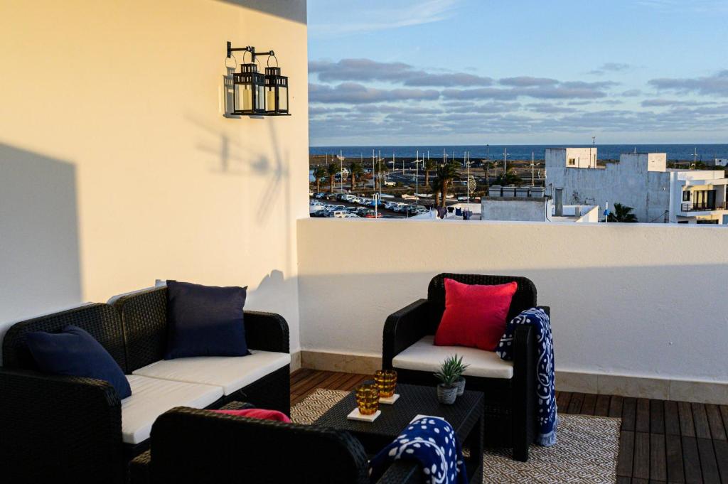 A seating area at Lantia Rooftop House