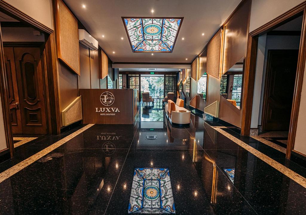 Predvorje ili recepcija u objektu Luxva Hotel Boutique