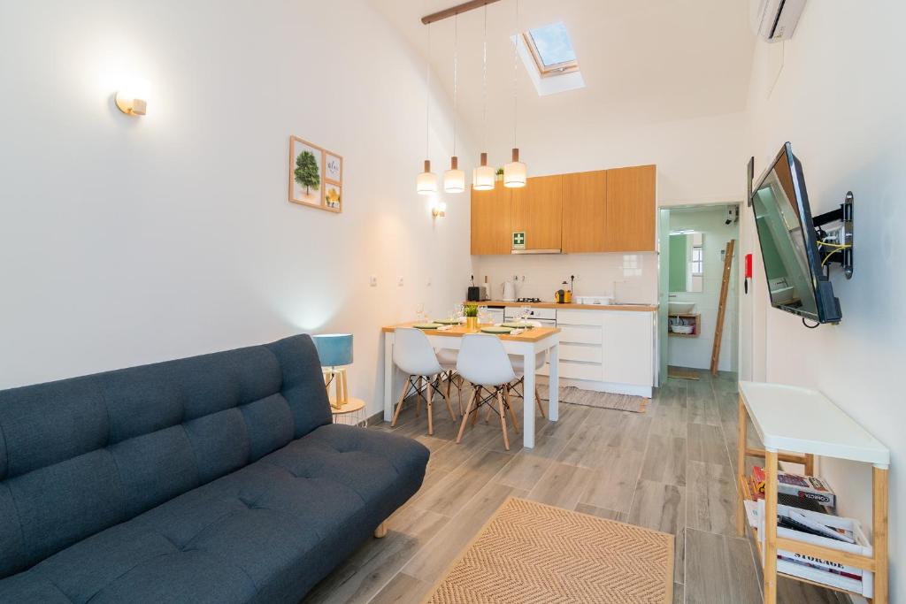 A kitchen or kitchenette at Casa do Loureiro 1 - Seia - Serra da Estrela