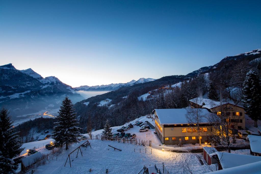 Un paisaje natural cerca del hostal