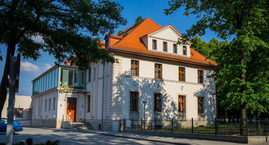 Het gebouw waarin het hotel zich bevindt