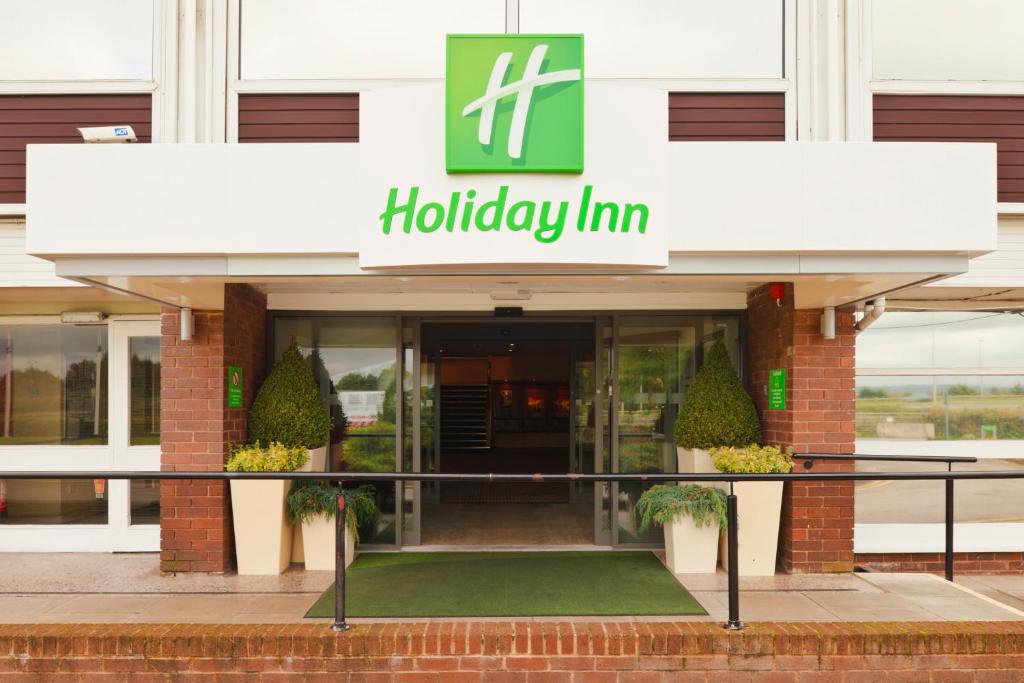 תעודה, פרס, שלט או מסמך אחר המוצג ב-Holiday Inn Chester South, an IHG Hotel