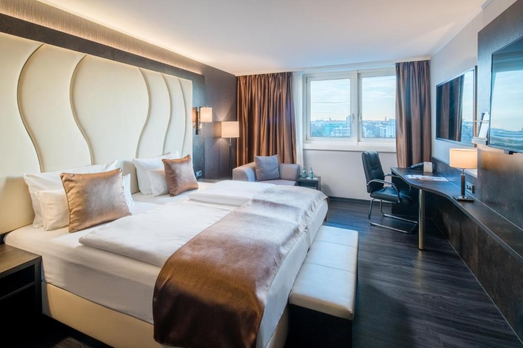 Best Western Plus Plaza Hotel Darmstadt में एक कमरे में एक या कई बेड