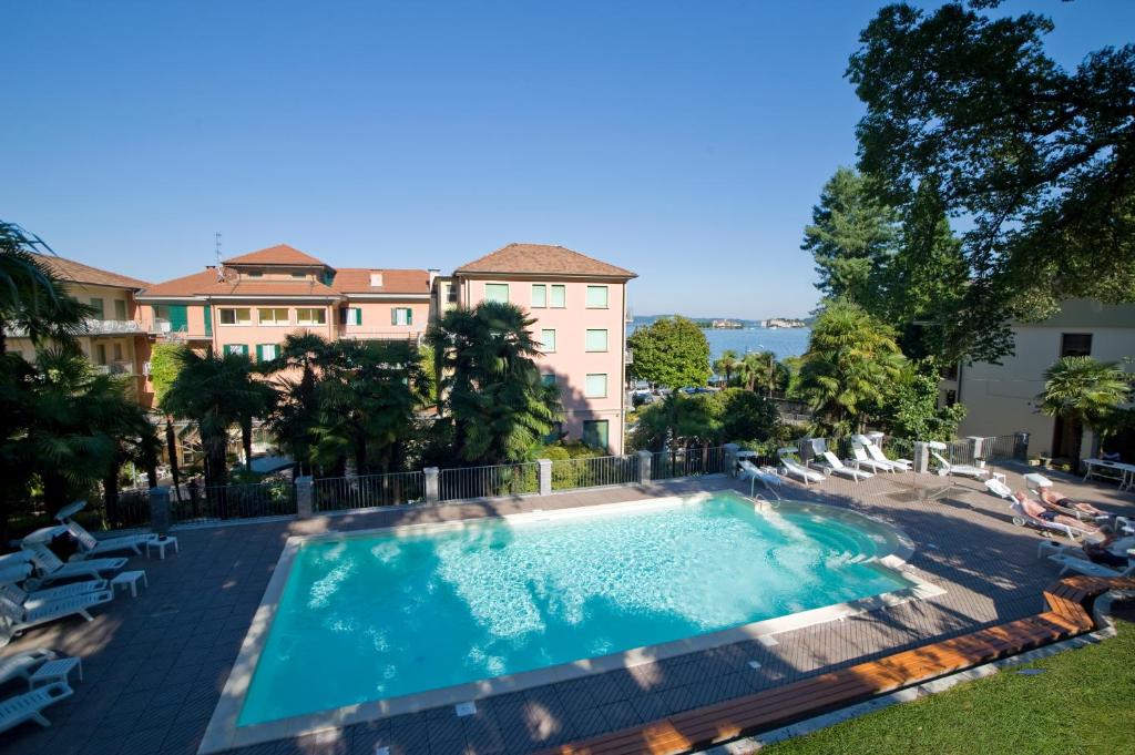 Swimmingpoolen hos eller tæt på Hotel Beau Rivage