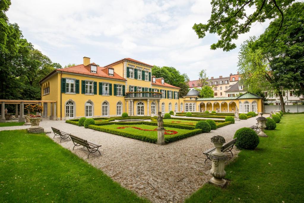 Dārzs pie naktsmītnes Gästehaus der Katholischen Akademie in Bayern