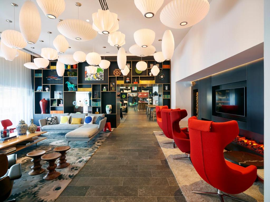 אזור ישיבה ב-citizenM Paris Gare de Lyon