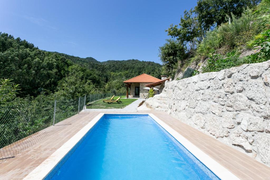 Poolen vid eller i närheten av Casa de Fundões - Gerês