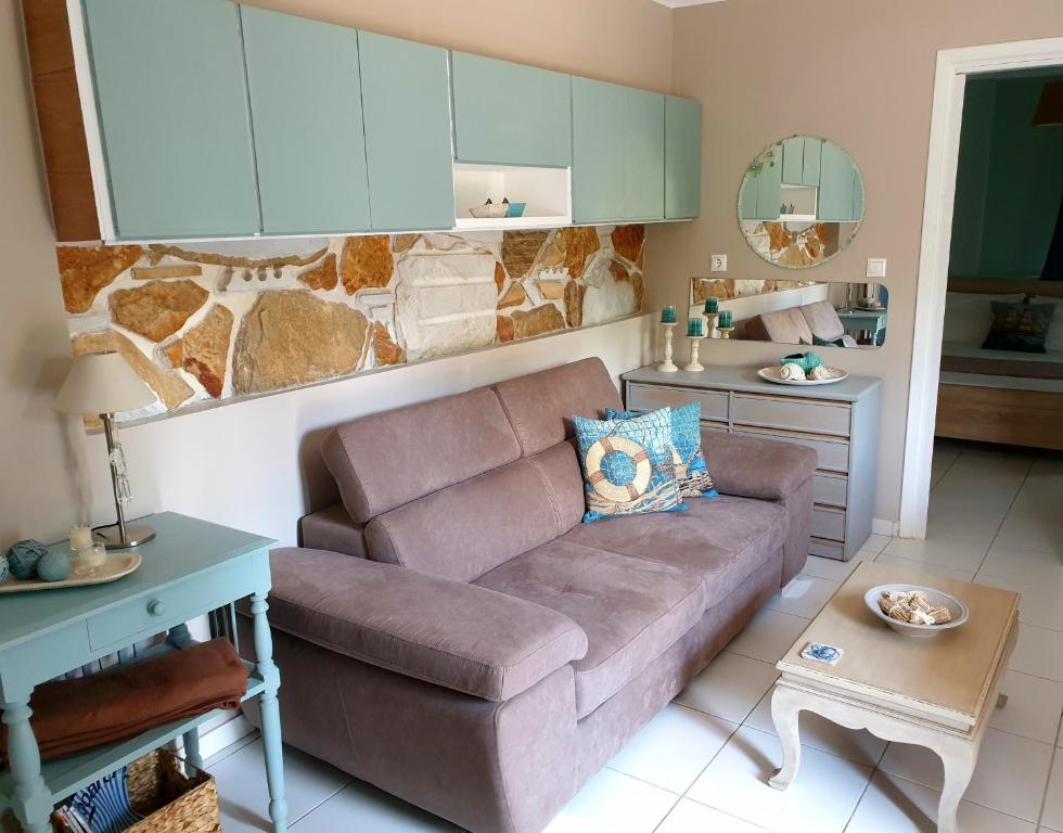 מטבח או מטבחון ב-Deluxe Apartment near the Airport Adults Only